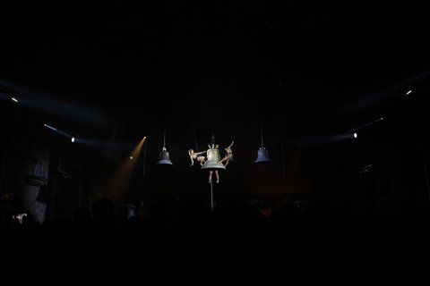 Étude for a bell, Florentina Holzinger