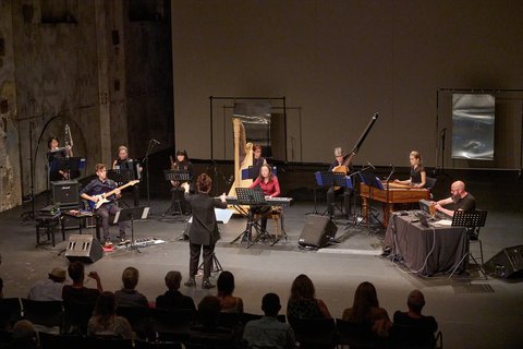 Coffin Bubbles, Yaron Deutsch, Ensemble Linea/Yalda Zamani
