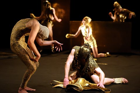 Monument 0.10: The Living Monument, Eszter Salamon, Carte Blanche