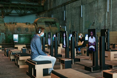 21- Erinnerungen ans Erwachsenwerden, Mats Staub. Installation view Turbinenhalle Bochum