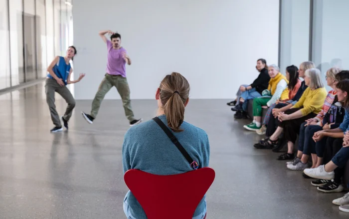 Tänzer der Dresden Frankfurt Dance Company im Museum Folkwang