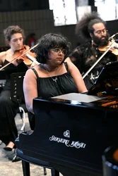 Yshani Perinpanayagam und Darian Donovan Thomas bei dem Konzert "Erased Music: Julius Eastman"