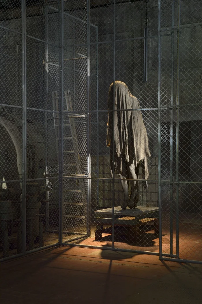 Die Installation "City of Refuge IV" bei der Ruhrtriennale in der Turbinenhalle an der Jahrhunderthalle Bochum