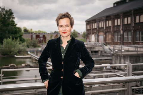 Barbara Frey, Intendantin der Ruhrtriennale 2021-2023, vor der Turbinenhalle in Bochum