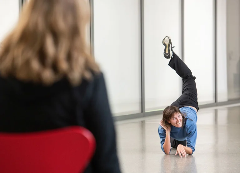 Tänzer der Dresden Frankfurt Dance Company im Museum Folkwang