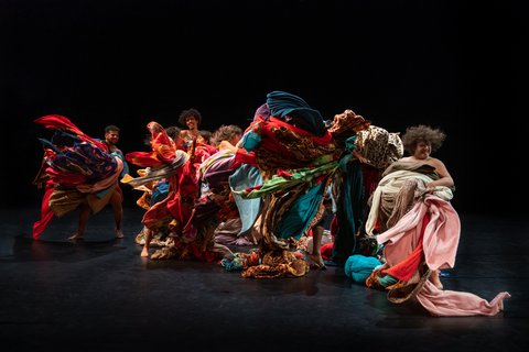 Encantado, Lia Rodrigues/Companhia de Danças