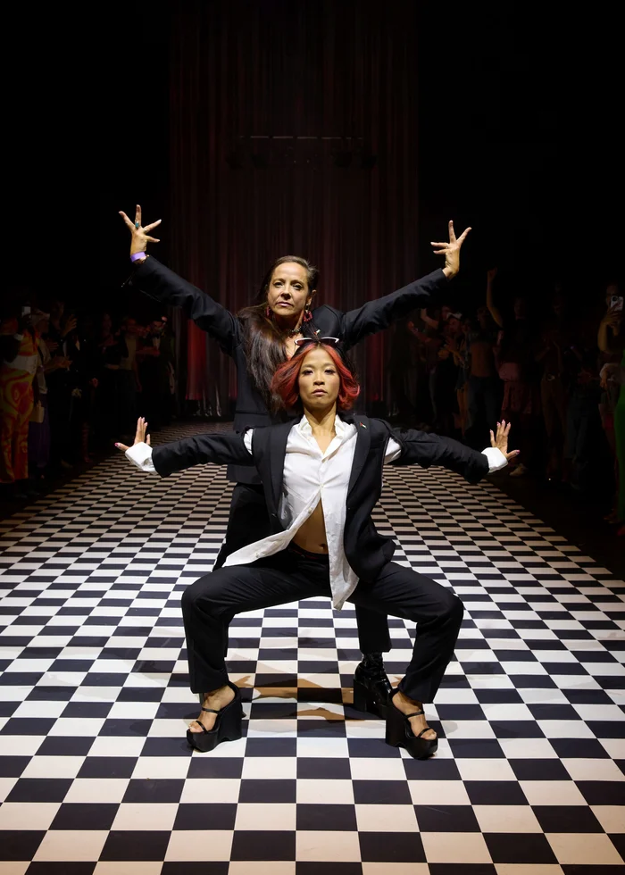Pump Into The Future Ball: Ballroom-Kultur mit Glanz und Glamour.