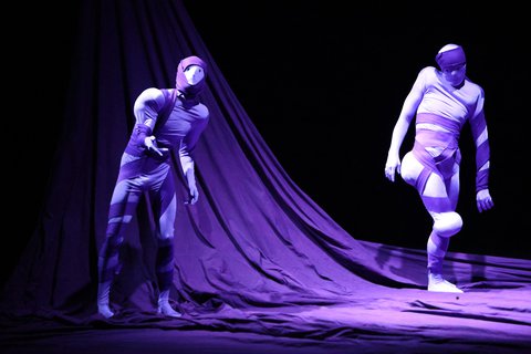Monument 0.10: The Living Monument, Eszter Salamon, Carte Blanche
