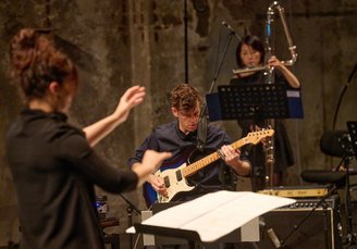 Coffin Bubbles, Yaron Deutsch, Ensemble Linea/Yalda Zamani