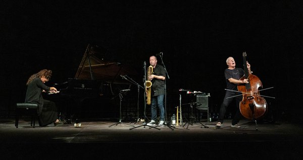 Jordina Millà, Barry Guy und Mats Gustafsson, MaschinenHausMusik
