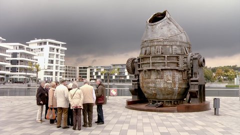 Göttliche Lage, loekenfranke