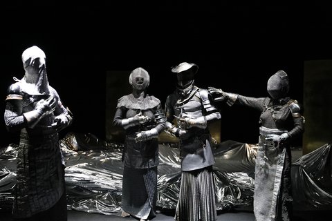 Monument 0.10: The Living Monument, Eszter Salamon, Carte Blanche