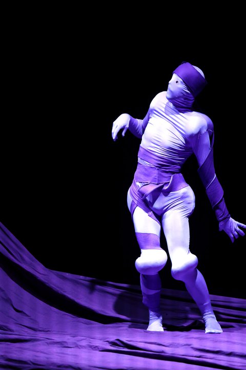 Monument 0.10: The Living Monument, Eszter Salamon, Carte Blanche